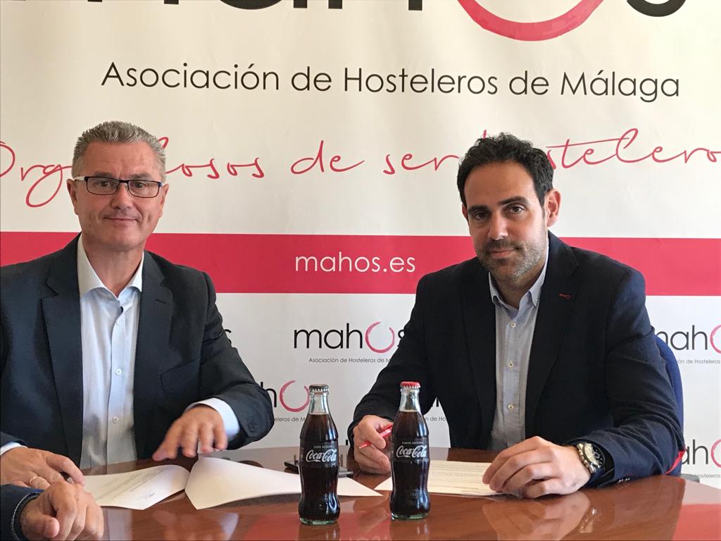 Firma Acuerdo entre Mahos y Coca Cola